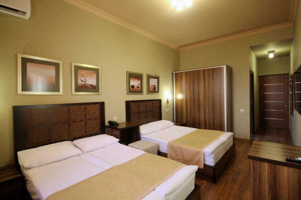 Kantar Hotel Erévan Extérieur photo