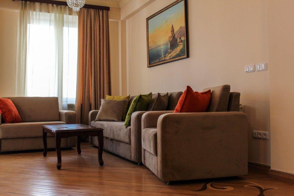 Kantar Hotel Erévan Extérieur photo