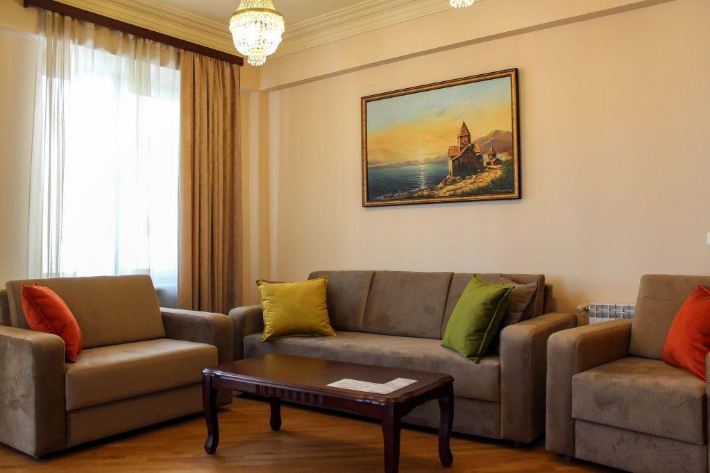 Kantar Hotel Erévan Extérieur photo